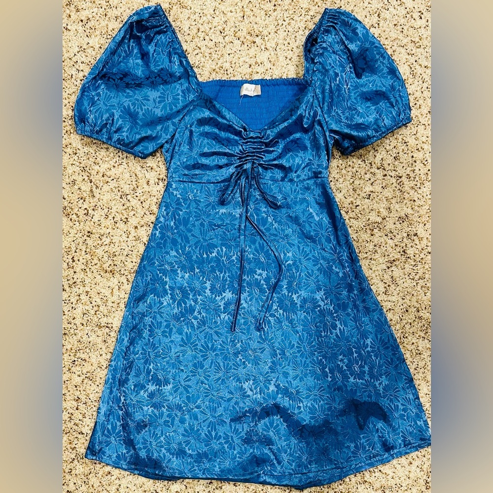 Altar’d State XS cutout back dress